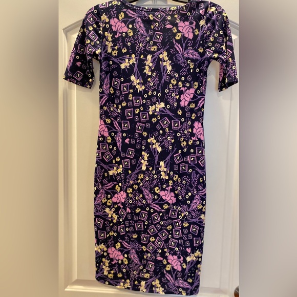 Lularoe Julia - Picture 2 of 5